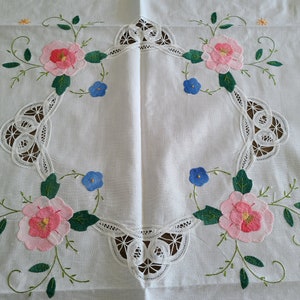 Applique embroidered battenburg lace tablecloth, with 4 pieces napkins,105cm / 41.34”,  100%cotton, vintage not used in excellent condition