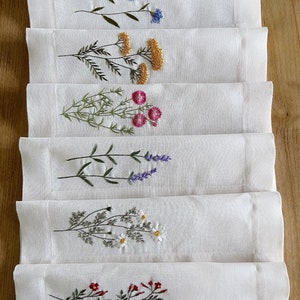 Hand Embroidered Placemats, Wildflowers Placemat, Embroidered Linen Placemat, Holiday Table Linens, Housewarming Gift, Spring Table Decors