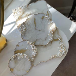 Marbled trays with pearls, vanity decor trays for perfume and jewelry in various shapes, handmade resin trays with pearls and gold marbling