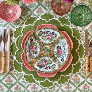 Cressida Green White Handmade Fabric Placemat Scalloped Edge Waterproof Embroidered Personalized Table Placemat for Dinning Table Decor